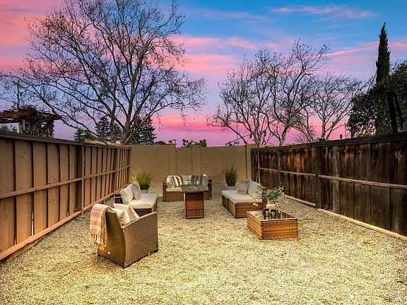 3rd image of 3095 Peppermill Circle