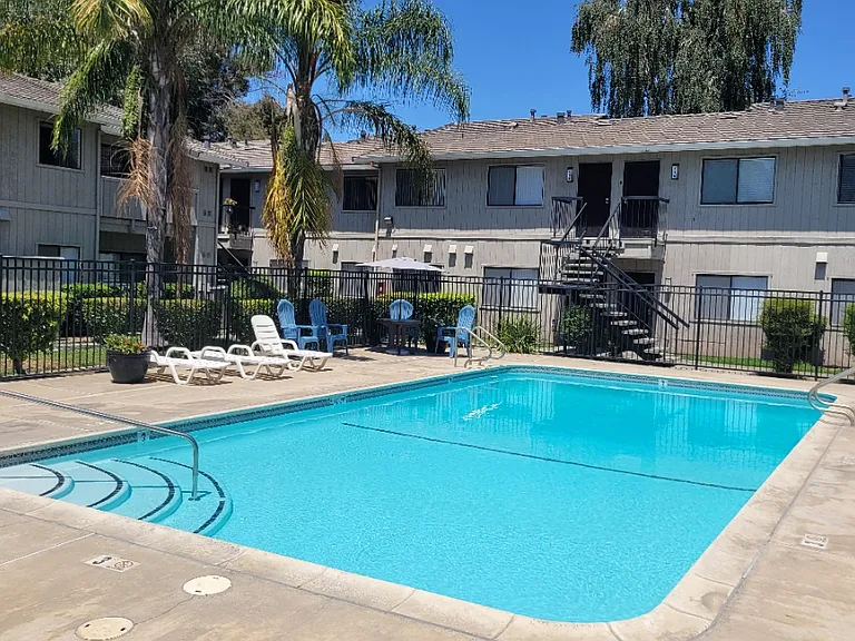 Manteca Golf & Tennis Villas — Photo 5