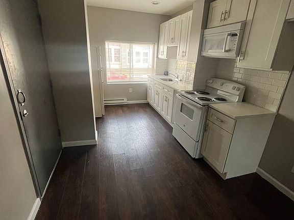 2nd image of 908 E Schiller St Floor 1