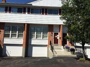 958 Green Bay Rd APT D, Glencoe, IL 60022