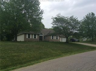 127 Riverview Rd, Fraziers Bottom, WV 25082