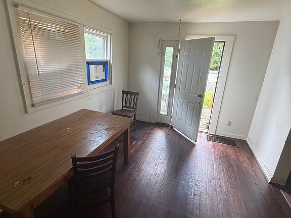 3rd image of 3210 Central Dr