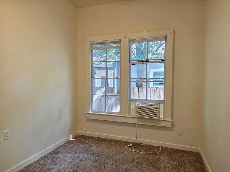 4613 Avenue G — Photo 15