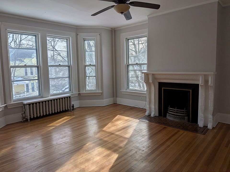 1st image of 22 Bartlett Ave #5