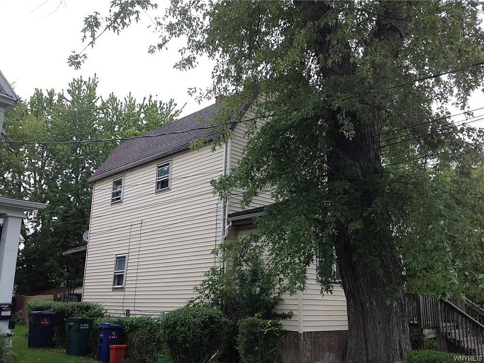 2nd image of 170 Royal Ave