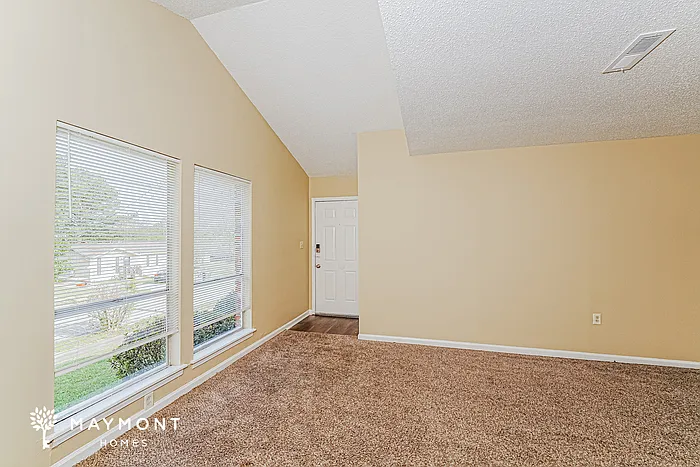 225 Bayberry Rd — Photo 3