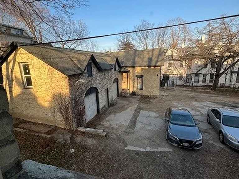 116 E Gorham St — Photo 19
