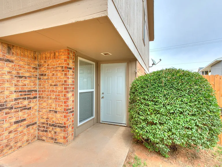 504 N Davis Ave — Photo 30