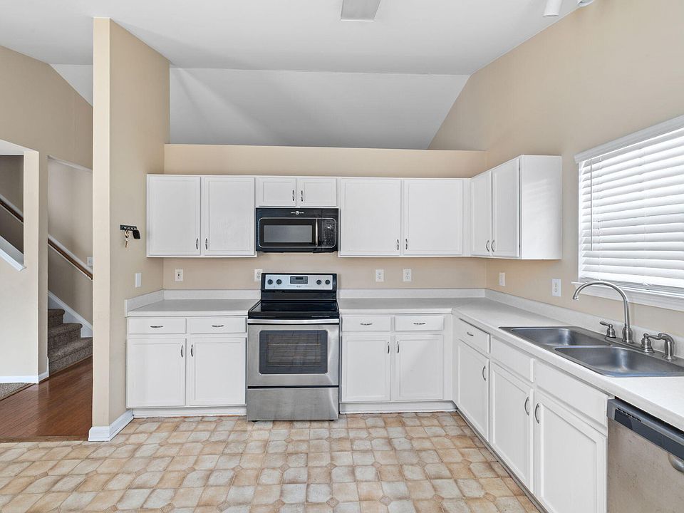 1st image of 1524 Clover Ridge Ct