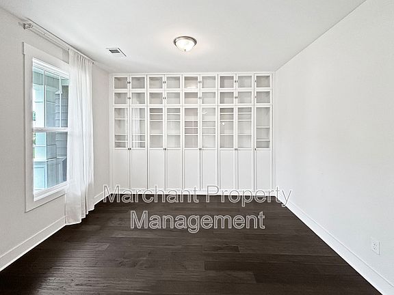 3rd image of 203 Quail Creek Dr