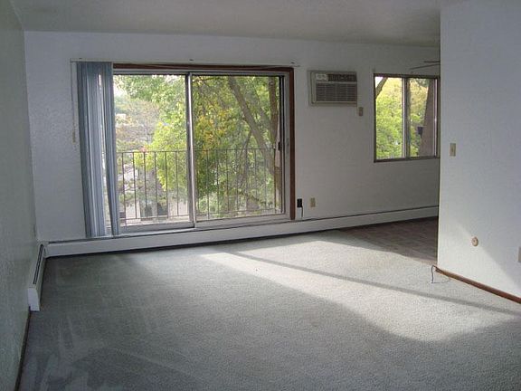 2nd image of 1880 Wilson Ave