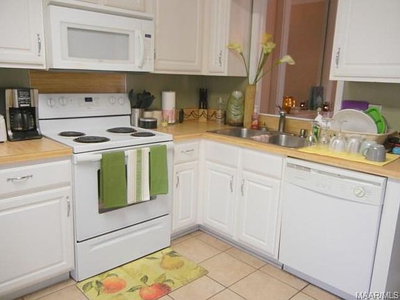 3rd image of 6001 Bolingbrook Dr