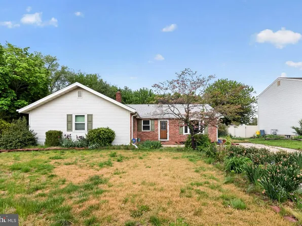 176 Golfview Dr, Sewell, NJ 08080