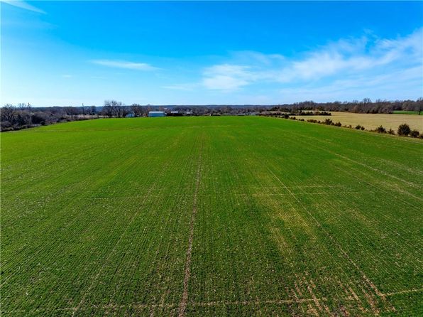 372 230th St, Garland, KS 66741
