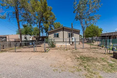3757 E Earp Blvd