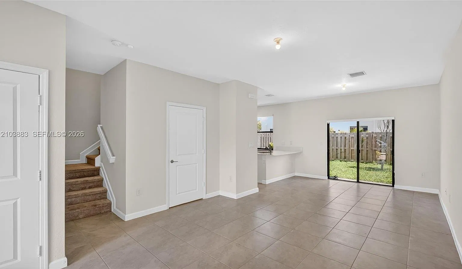 3 bed, 2.5 bath, 1331 sqft, $2,800 — Photo 2