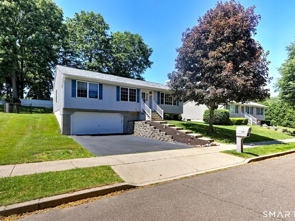 20 Down Draft Circle, West Haven, CT 06516
