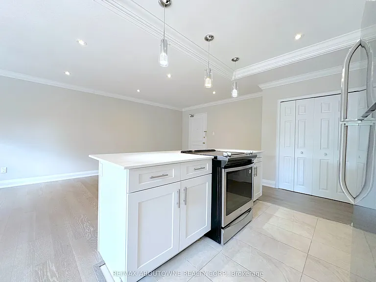 135 Allan St #310 — Photo 5