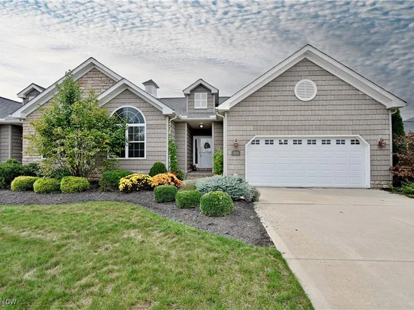 200 Schooner Ct, Vermilion, OH 44089