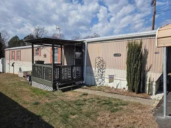 2760 Sides Village Dr, Winston Salem, NC 27103