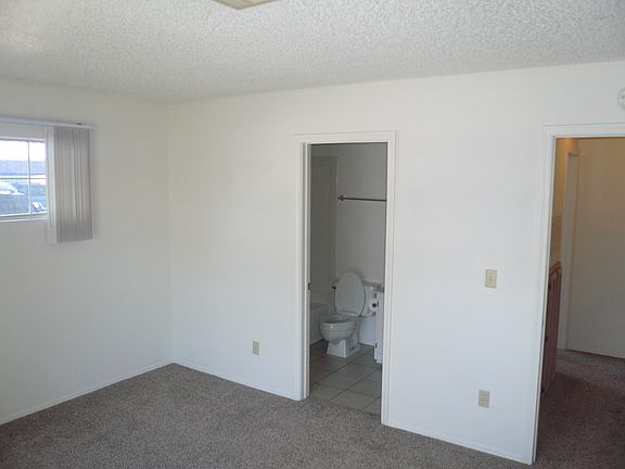 4th image of 2136 Willowbury Dr