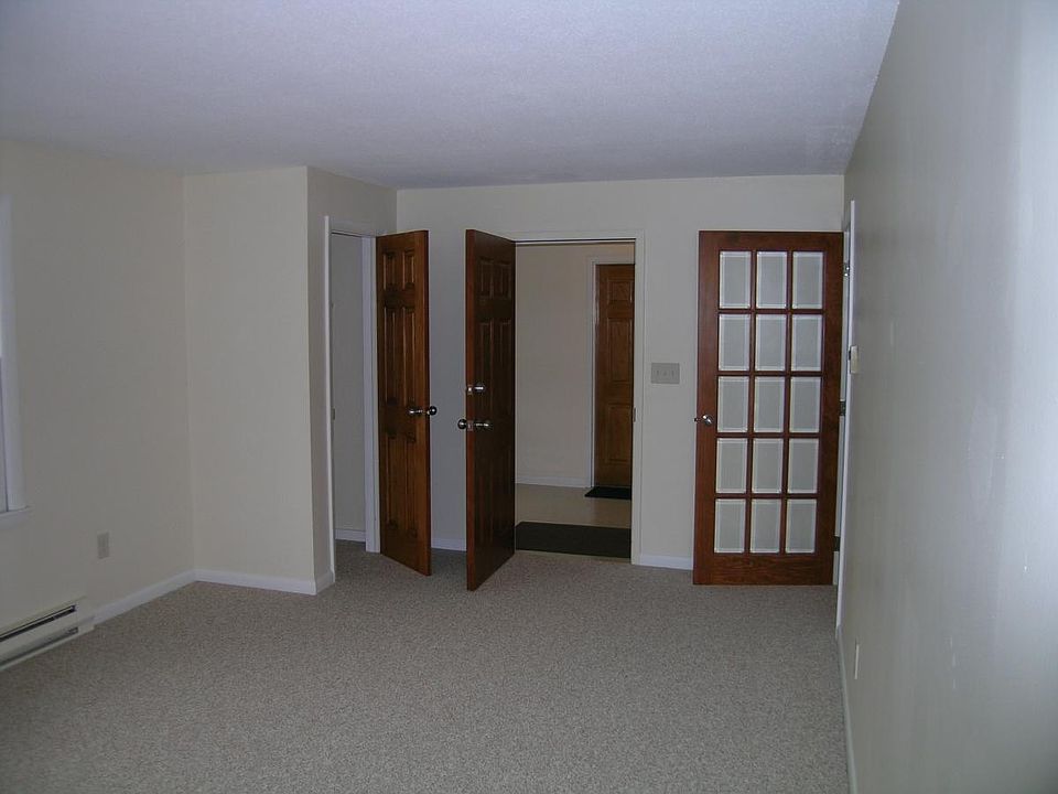 living/front entrance