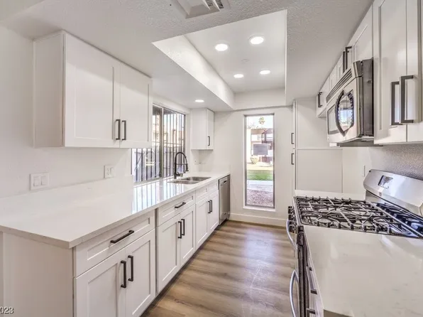 1405 Vegas Valley Dr APT 179, Winchester, NV 89169