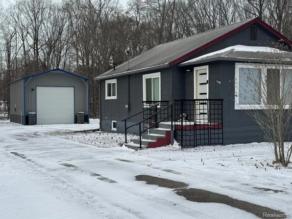 14600 Red Arrow Hwy, Lakeside, MI 49116