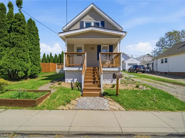 241 King St, Fairport Harbor, OH 44077