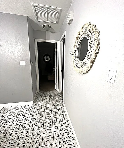 3006 N Tampa St — Photo 4