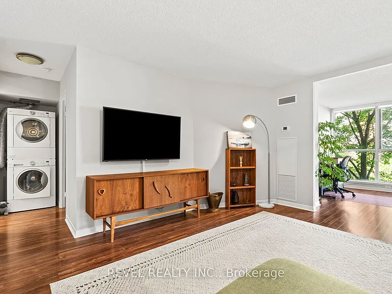 20 Southport St #302 — Photo 7