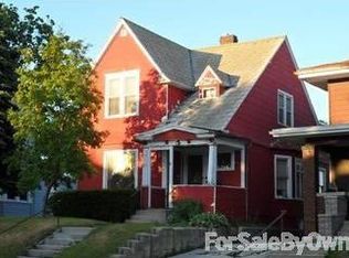 617 N 10th St, Manitowoc, WI 54220