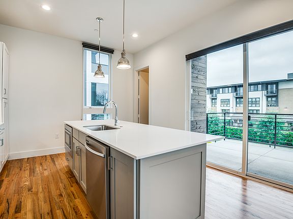 4th image of 2128 Ashby St #301