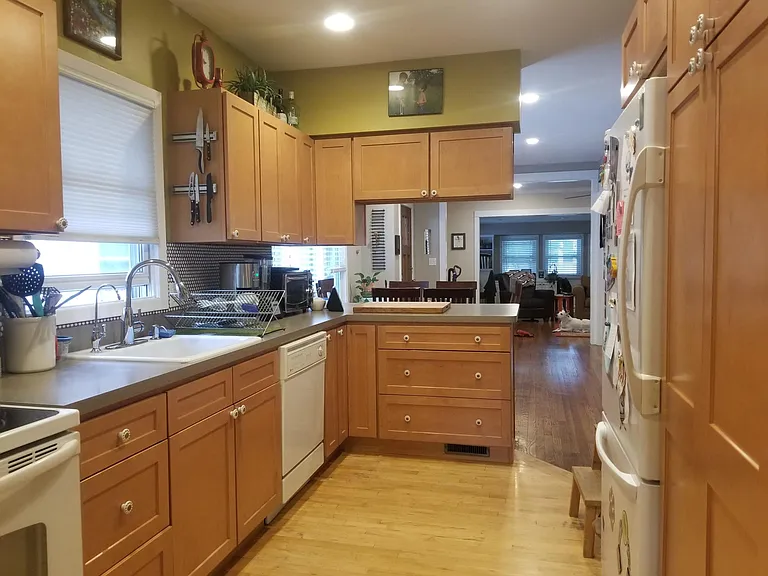 1108 S Harvey Ave — Photo 5