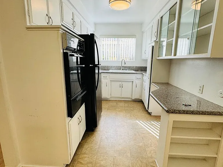 1211 N Ogden Dr — Photo 5