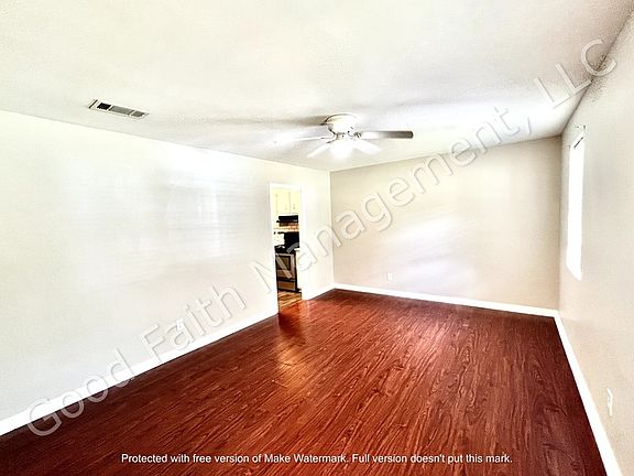 3rd image of 4256 Parkwood Dr