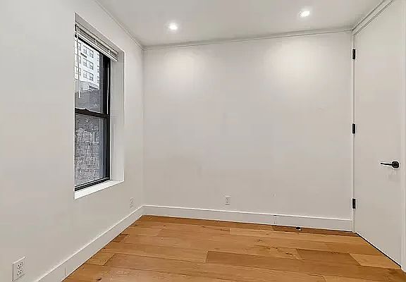 5th image of 401 E 50th St APT 2D