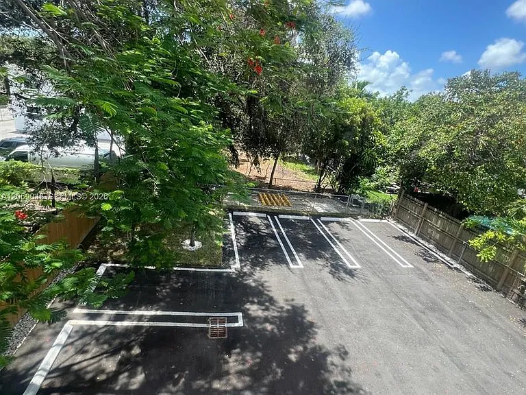 1860 NW 19th St #102 — Photo 8