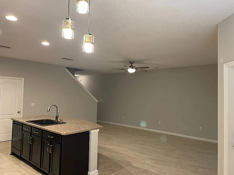 503 Walnut Dr — Photo 6