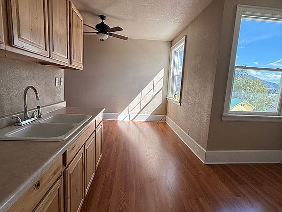 5th image of 1002 S State St #D