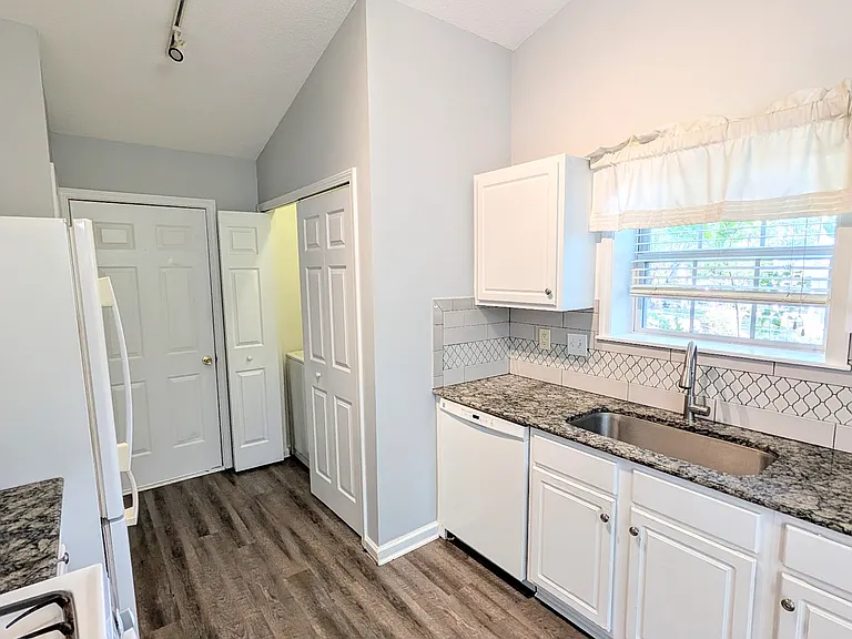 111 Gables Gate Ct — Photo 7