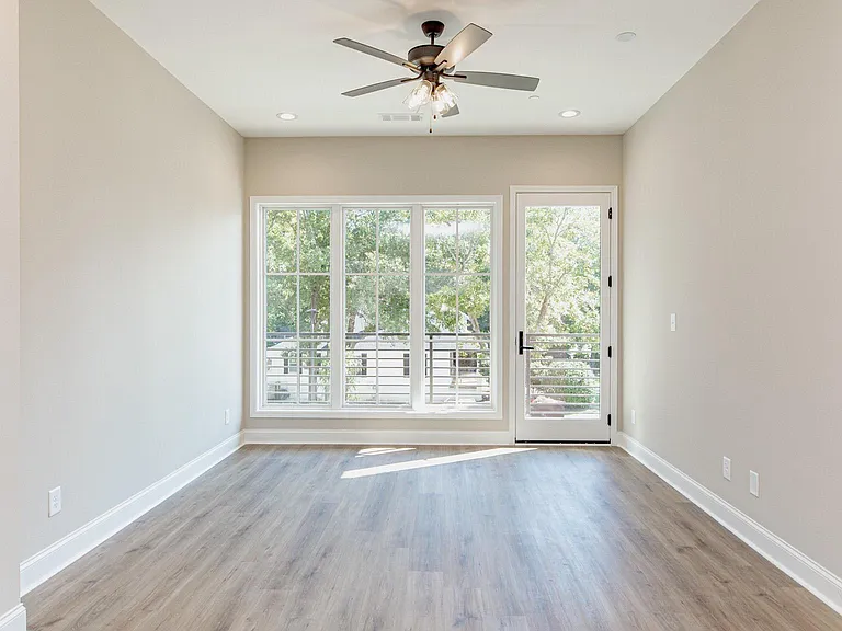 1009 Northside Dr — Photo 24