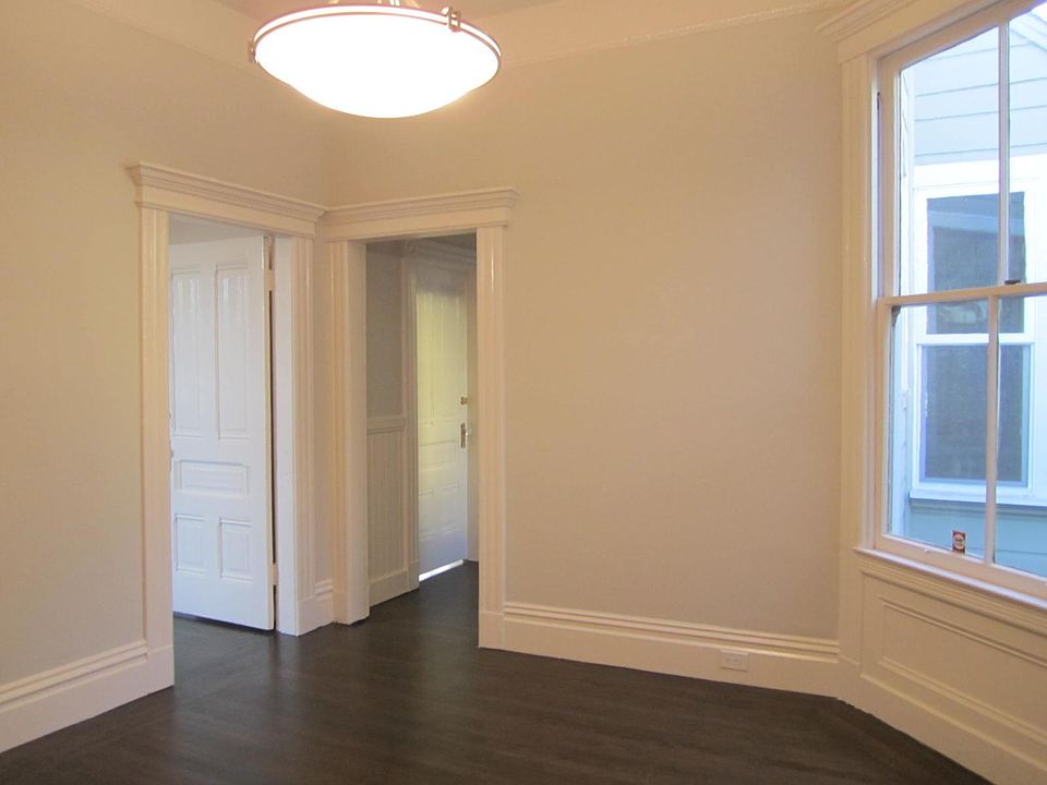 1st image of 2618-B 25th St