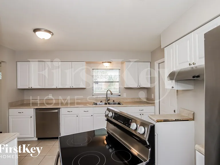 1056 Matador Dr — Photo 6