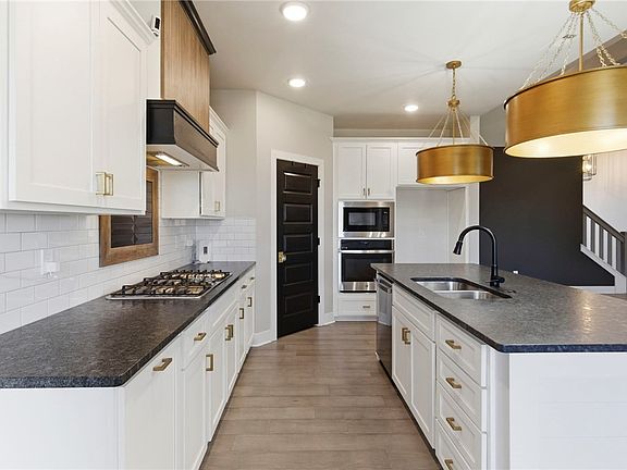 5th image of 1805 Abbott Ln