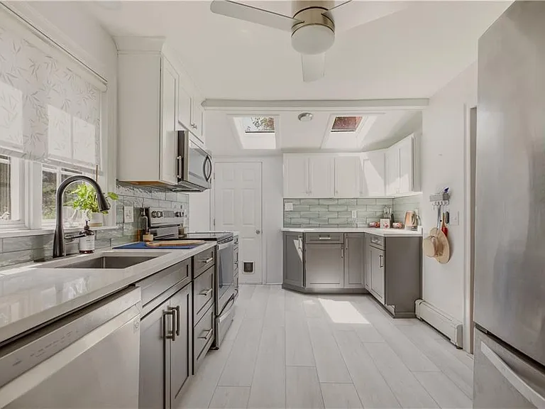 54 Canton Ave — Photo 11