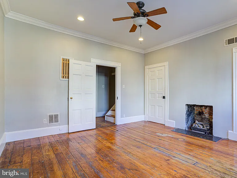 112 Fairmount Ave — Photo 2