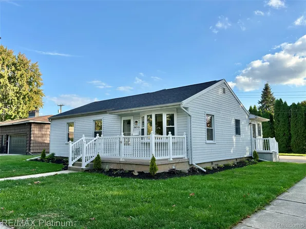 971 Strawberry St, Dundee, MI 48131