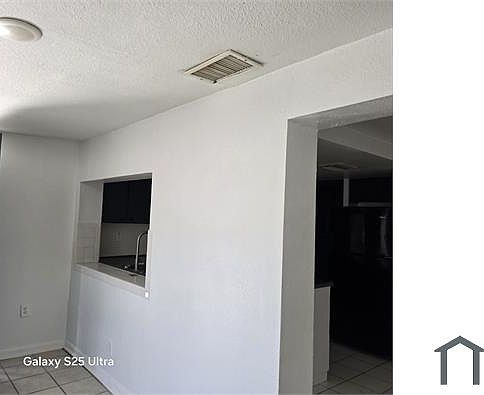 5th image of 3302 Bainbridge Dr