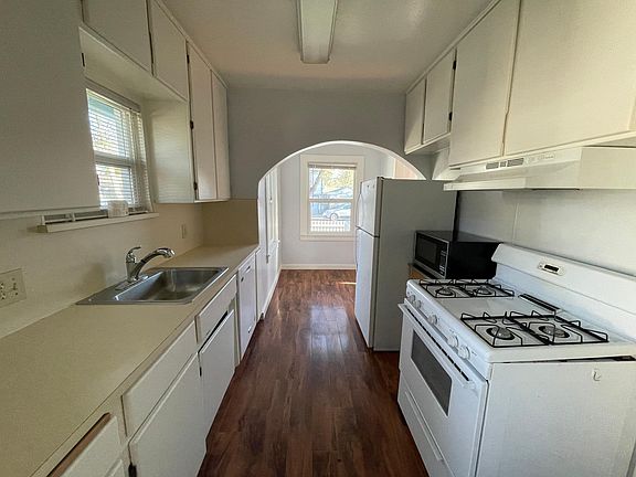 5th image of 310 Cherry St
